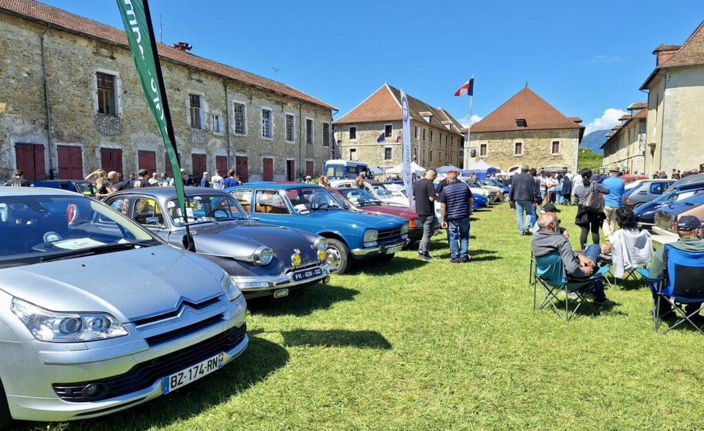 Fort Barraux : les voitures anciennes font revivre l’histoire automobile
